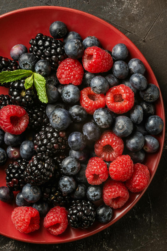 Mix de superfruits rouges bio riches en antioxydants — myrtilles, framboises et mûres fraîches Sécadou