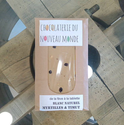 Tablette de Chocolat blanc 40 % Myrtilles et Poivre Népalais - biosourcé - Tablette de 75 g minimum
